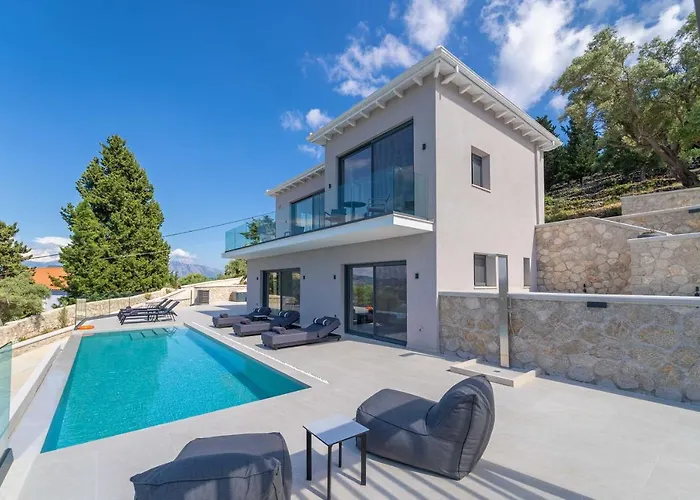 Dama Olga Villas