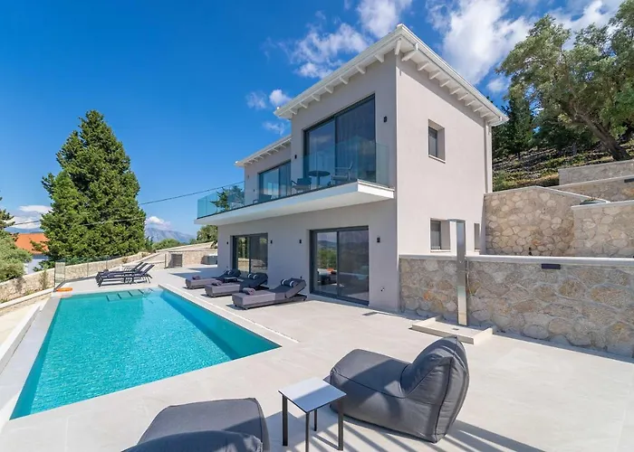 Dama Olga Villas